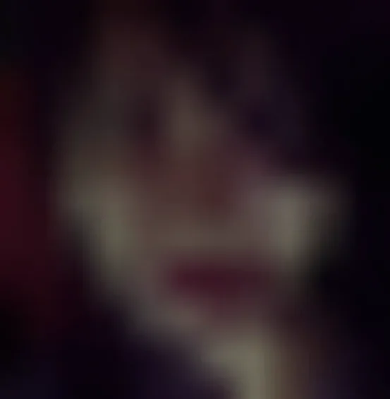 Claudia, 30