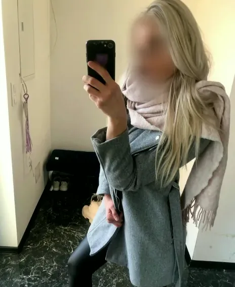 Sina, 24