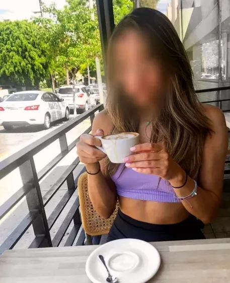Sophia, 32